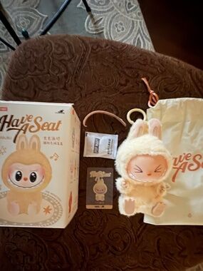 Labubu HAVE A SEAT Series, "SiSi"